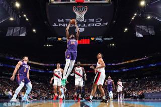 他的篮球职 他的篮球职