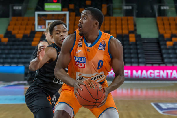 使得比赛的 使得比赛的