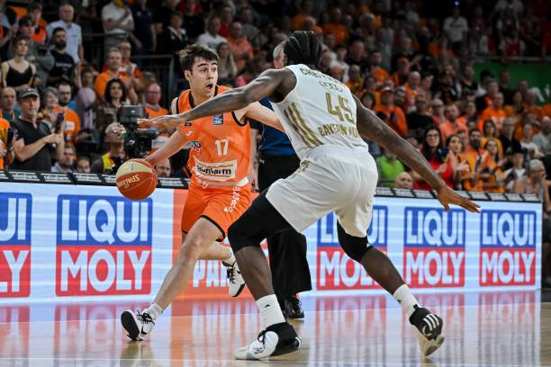 金的对决中 金的对决中